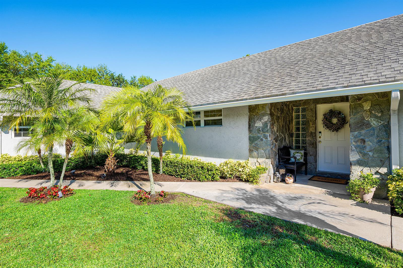 8811 Pinion Drive, Wellington FL 33467 photo 2