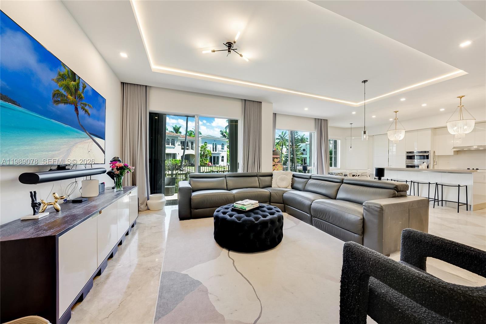 20765 NE 32nd Ave, Aventura FL 33180 photo 4