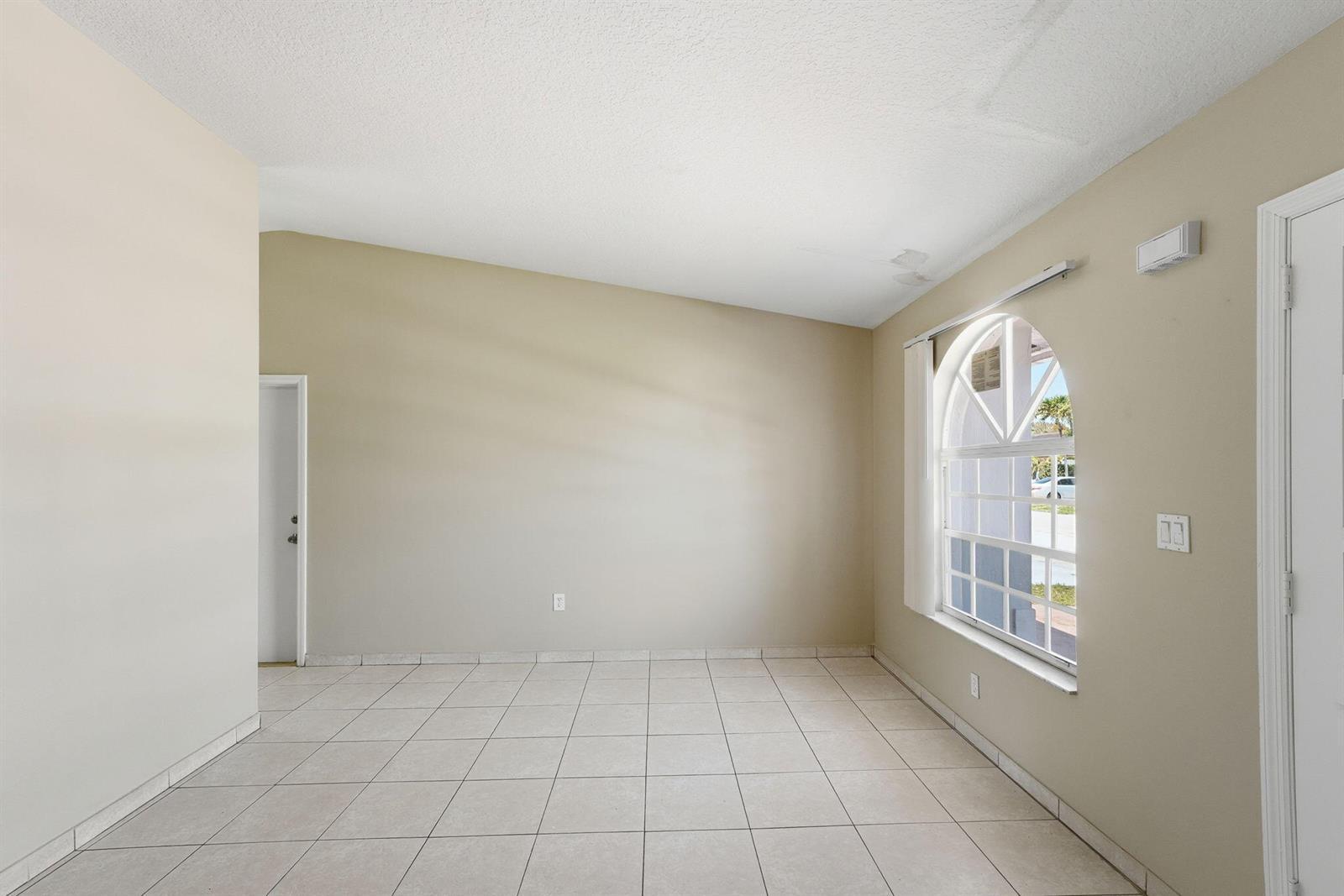 14490 SW 174th Terrace, Miami FL 33177 photo 2