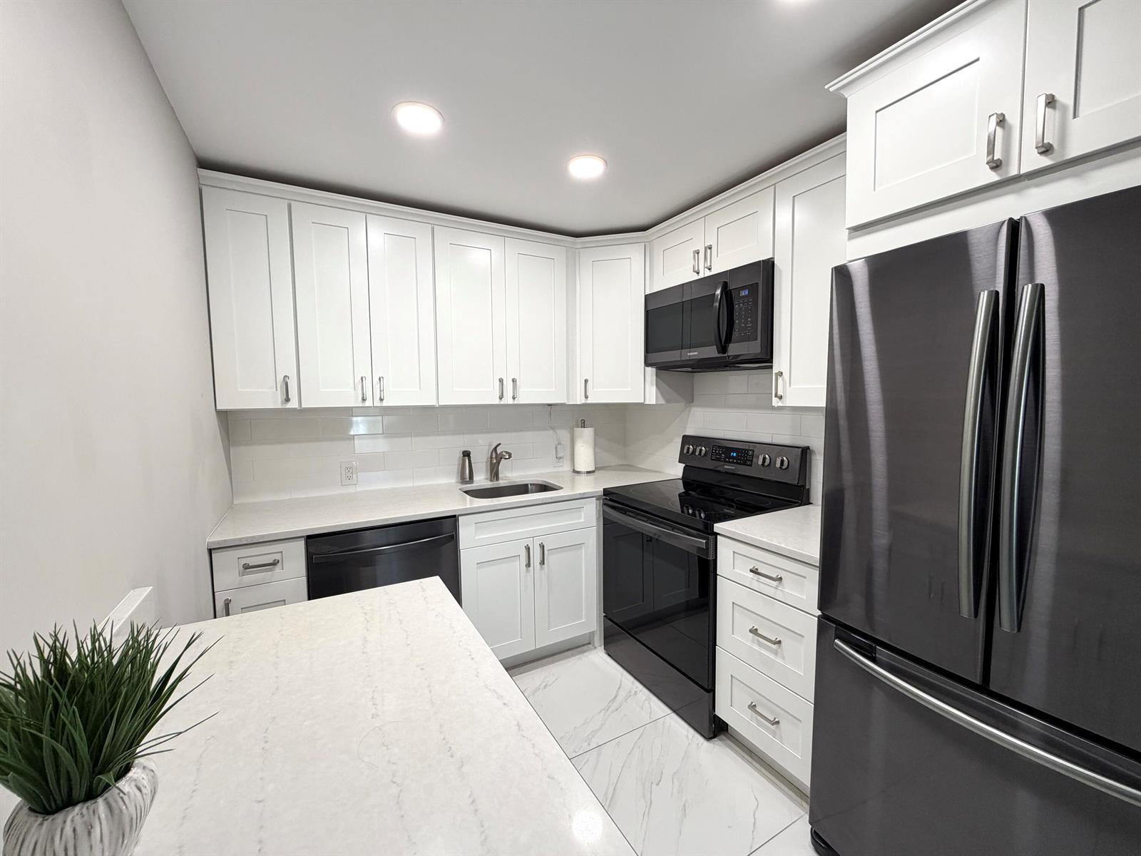 101 Dorset C, Boca Raton FL 33434 photo 2