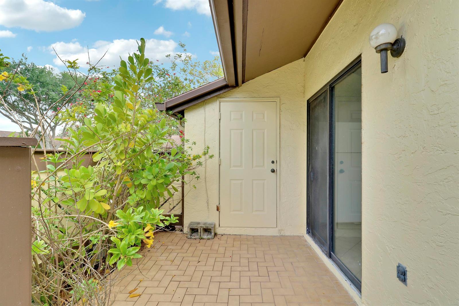 135 Manchineel Court, Royal Palm Beach FL 33411 photo 4