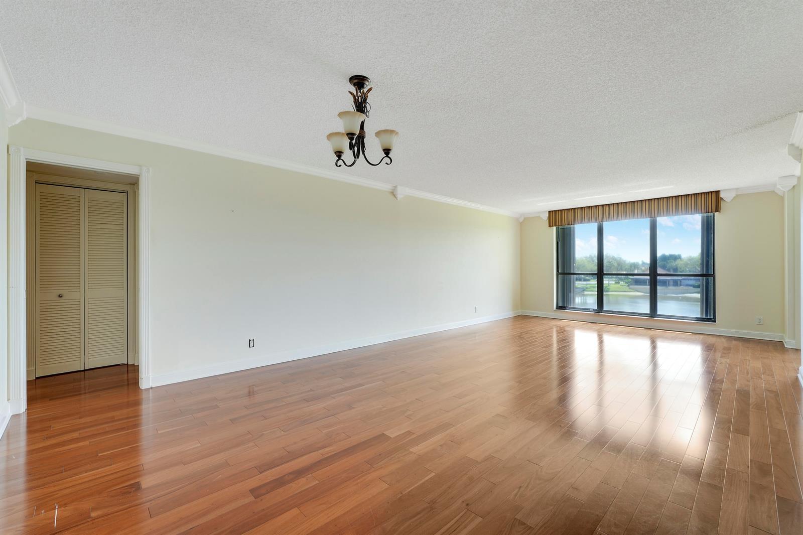 5344 Woodland Lakes Drive # 323, Palm Beach Gardens FL 33418 photo 3
