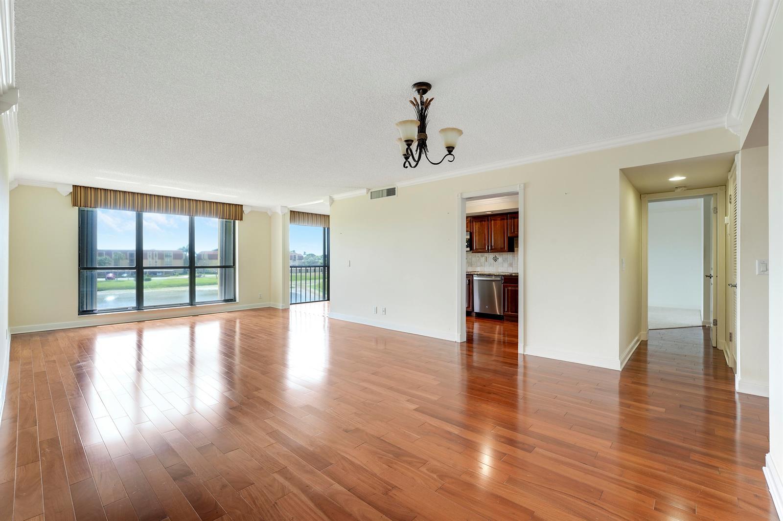 5344 Woodland Lakes Drive # 323, Palm Beach Gardens FL 33418 photo 4
