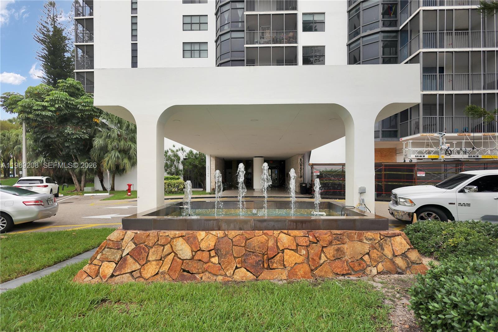 20100 W Country Club Dr # 1704, Aventura FL 33180 photo 3