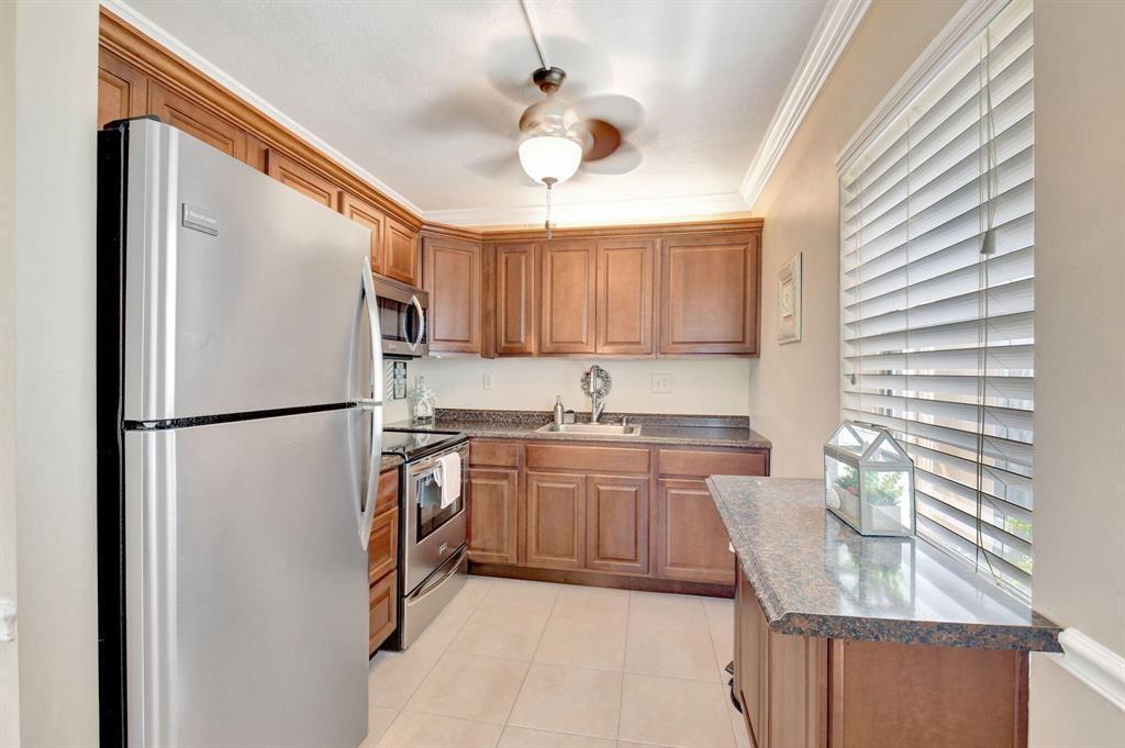 595 Normandy M, Delray Beach FL 33484 photo 3