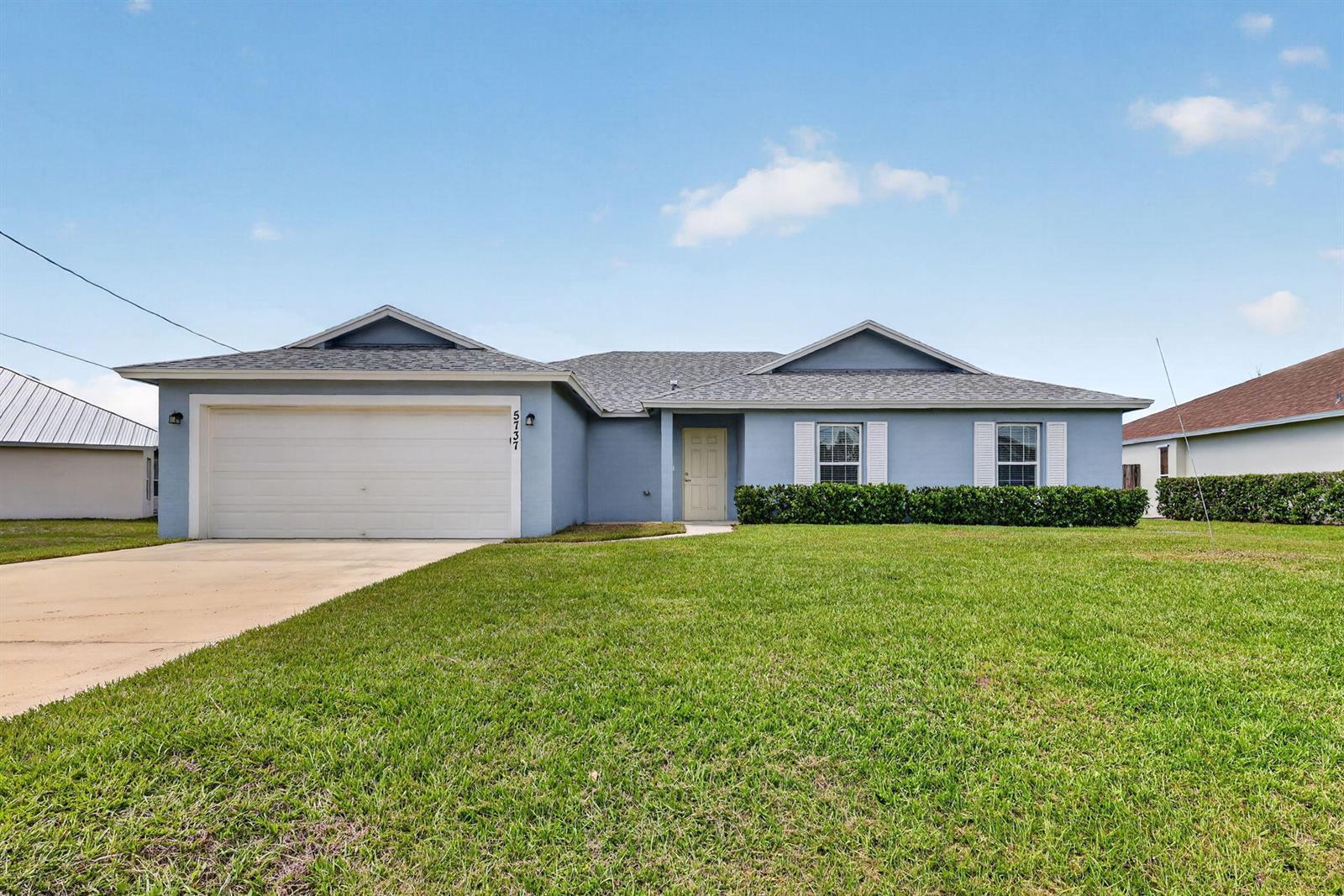 5737 NW Jigsaw Lane, Port St. Lucie FL 34986