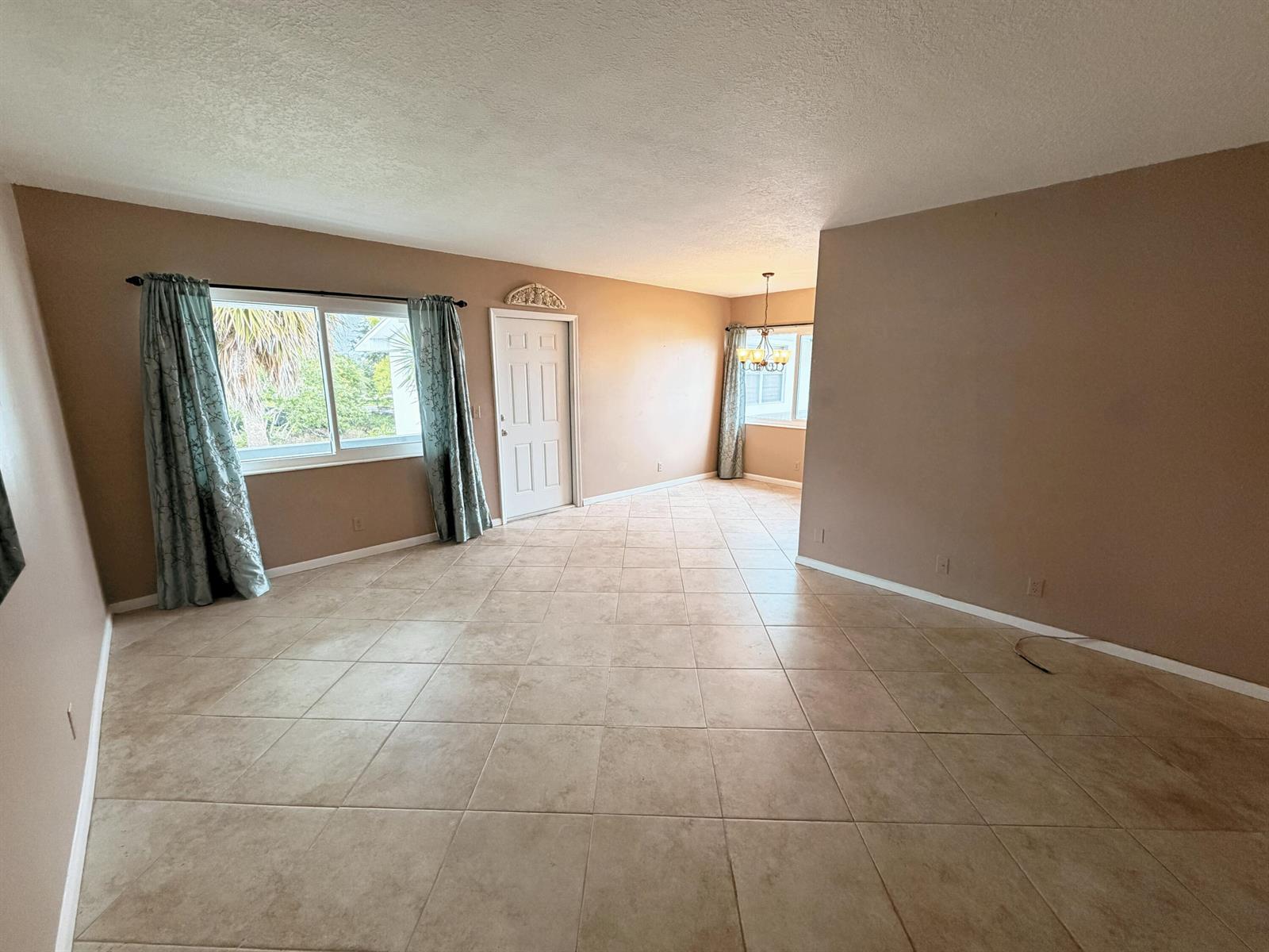 136 Coventry F, West Palm Beach FL 33417 photo 2