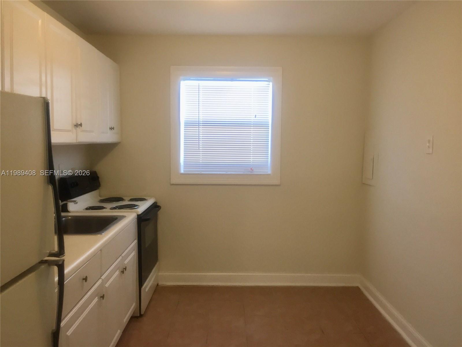 2551 NW 13th St # 29, Miami FL 33125 photo 3