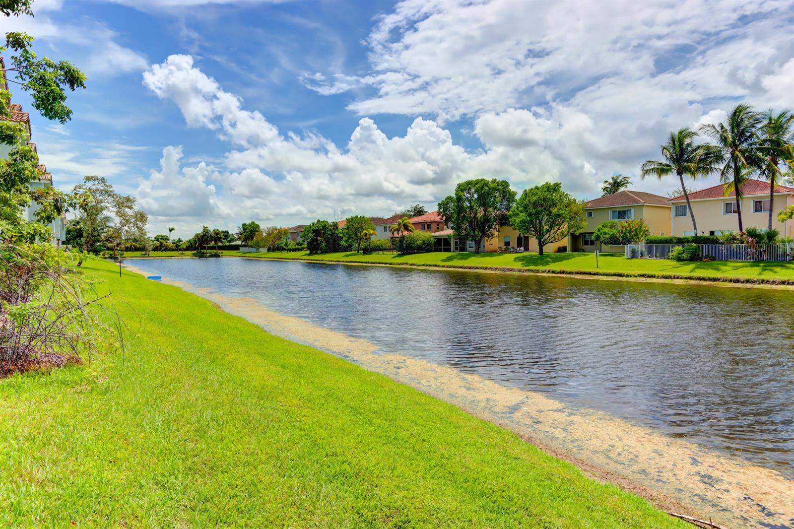 3061 Laurel Ridge Circle, Riviera Beach FL 33404 photo 3