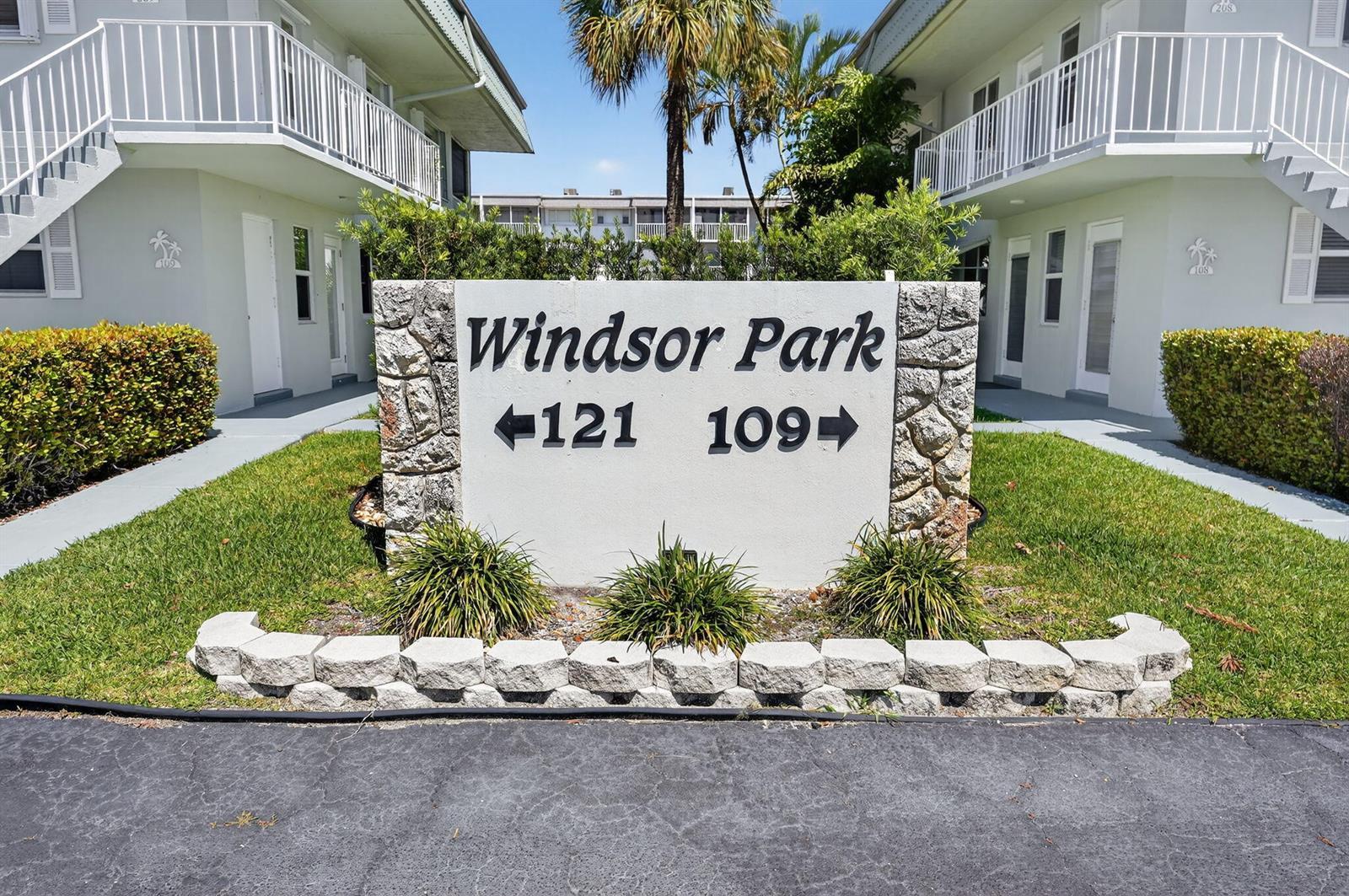 121 Wettaw Lane # 112, North Palm Beach FL 33408 photo 4