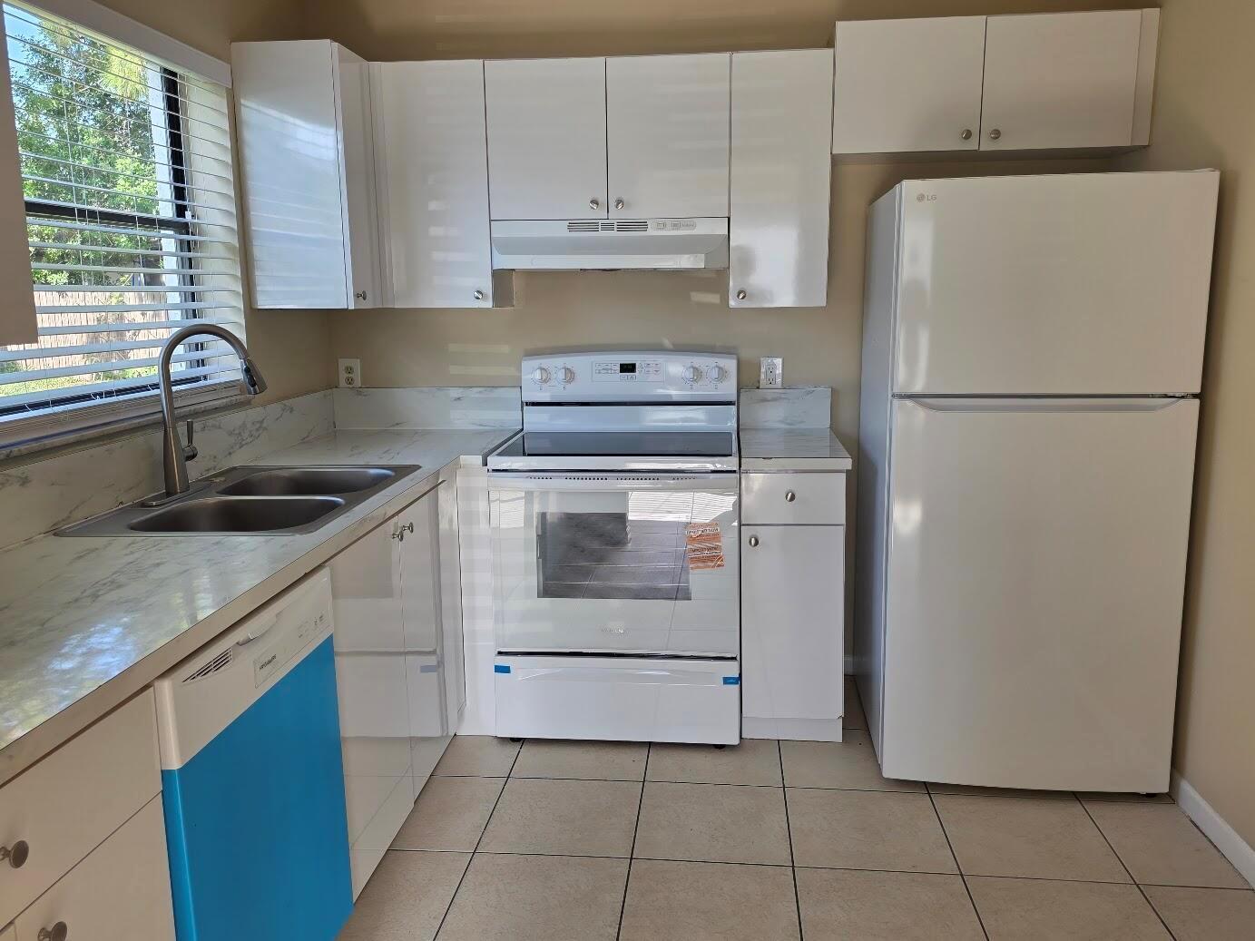 3774 Mil Race Court, FL 33463 photo 5