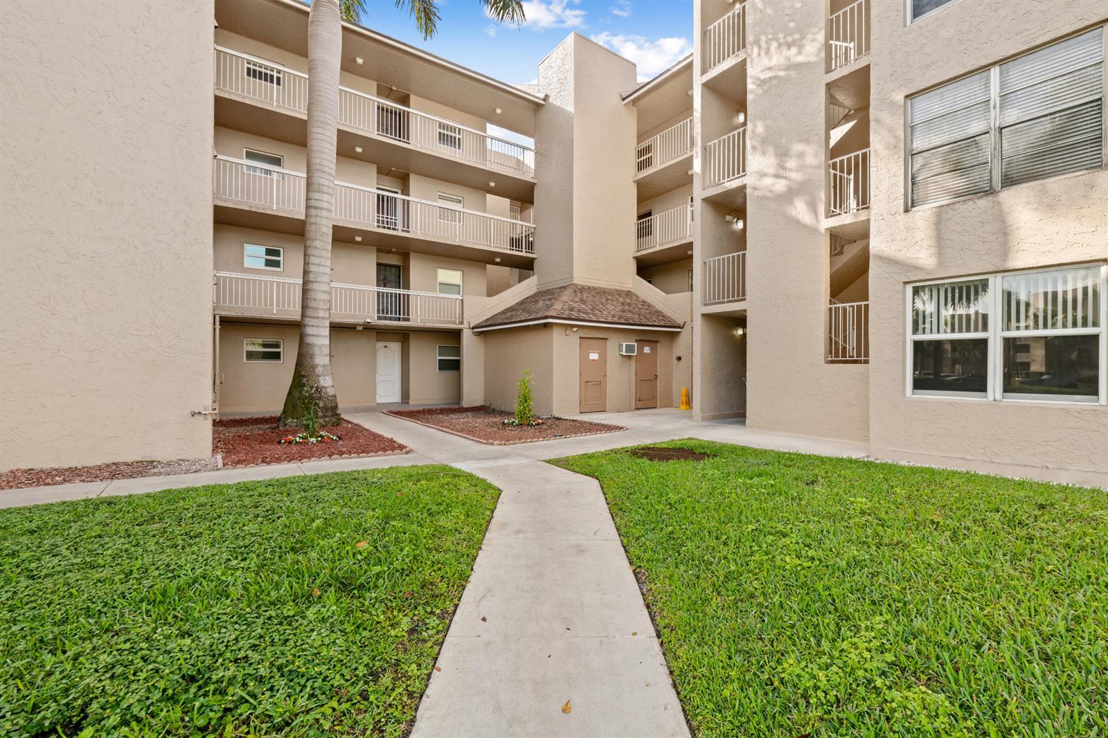 9480 Tangerine Place # 102, Davie FL 33324