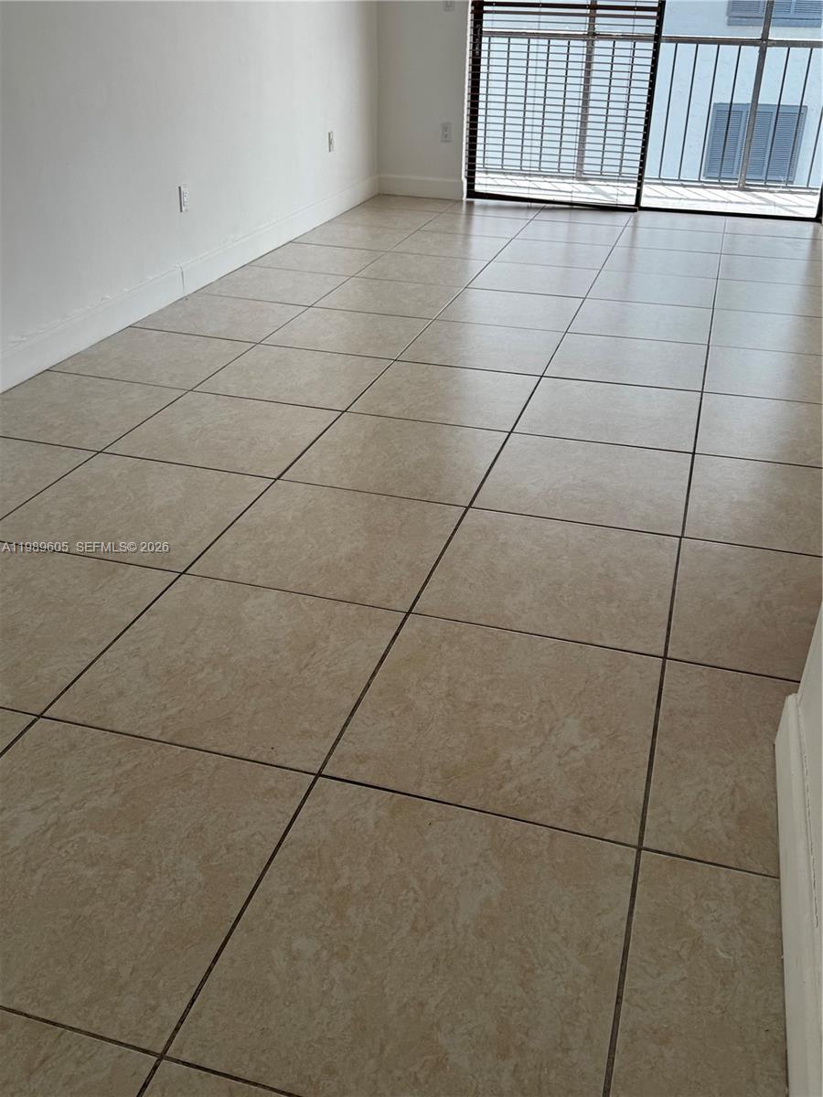 9686 Fontainebleau Blvd # 301, Miami FL 33172 photo 3