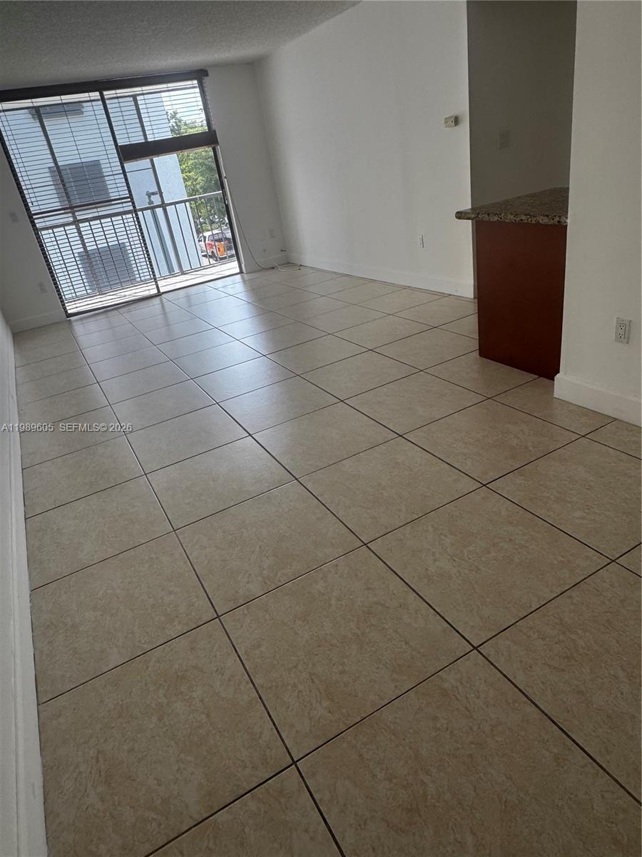 9686 Fontainebleau Blvd # 301, Miami FL 33172 photo 4