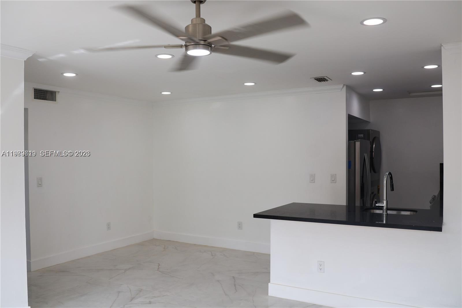 2550 W 67th Pl # 32, Hialeah FL 33016