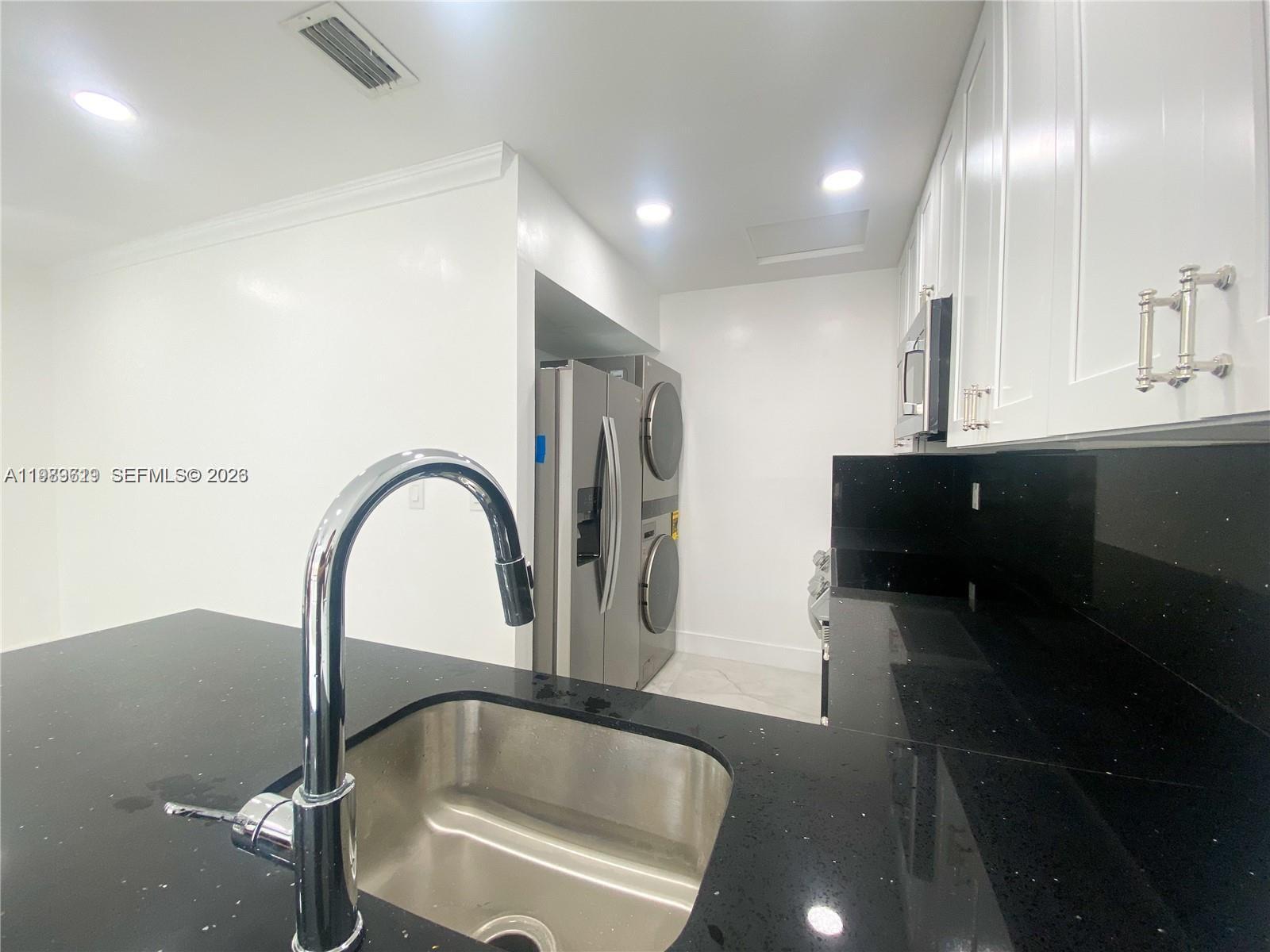 2550 W 67th Pl # 32, Hialeah FL 33016 photo 4