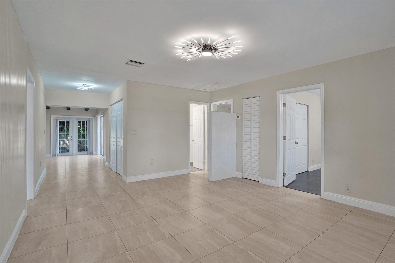 131 NE 51st Street, Oakland Park FL 33334 photo 4
