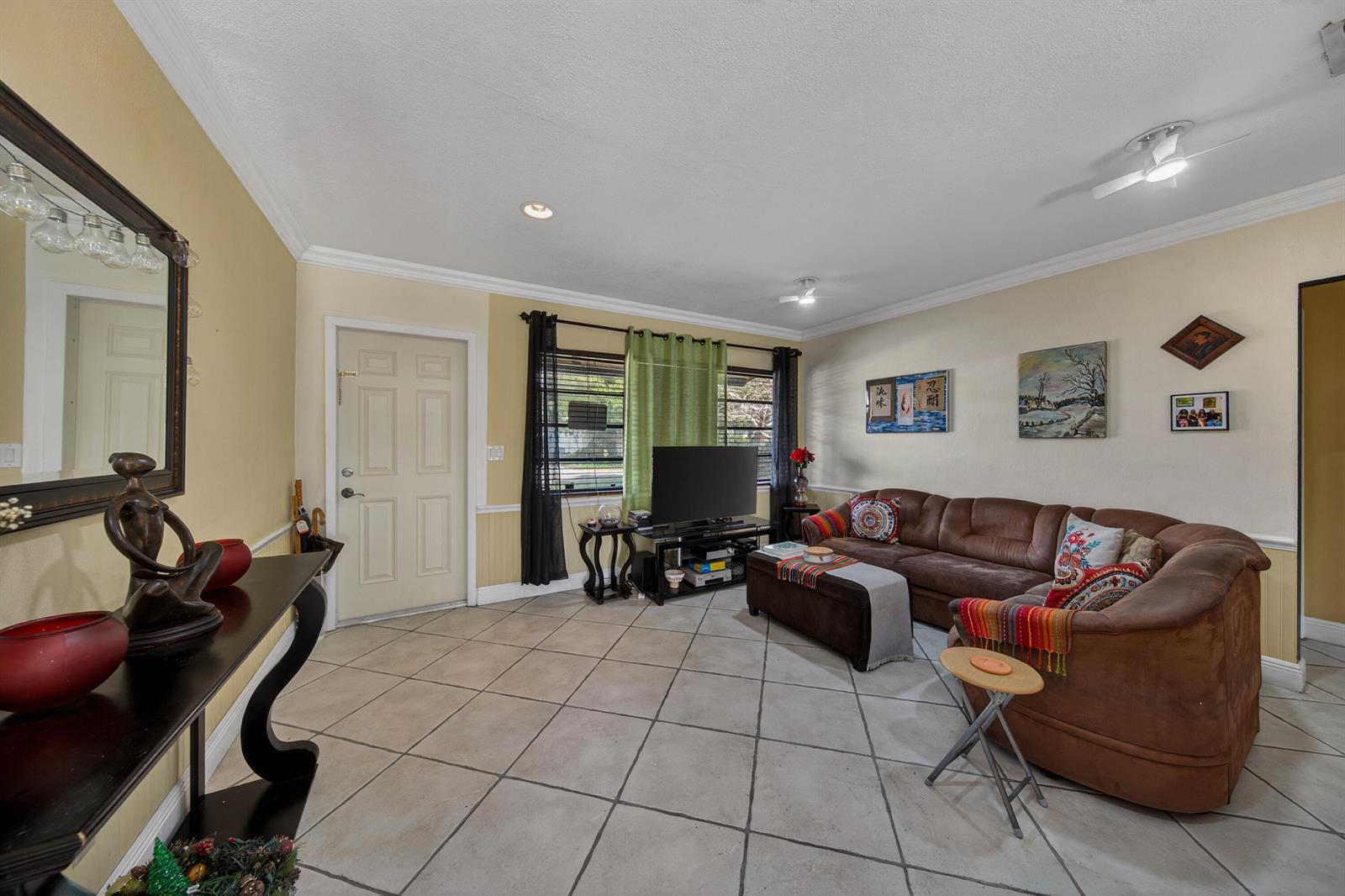 270 NE 42nd Street, Oakland Park FL 33334 photo 4