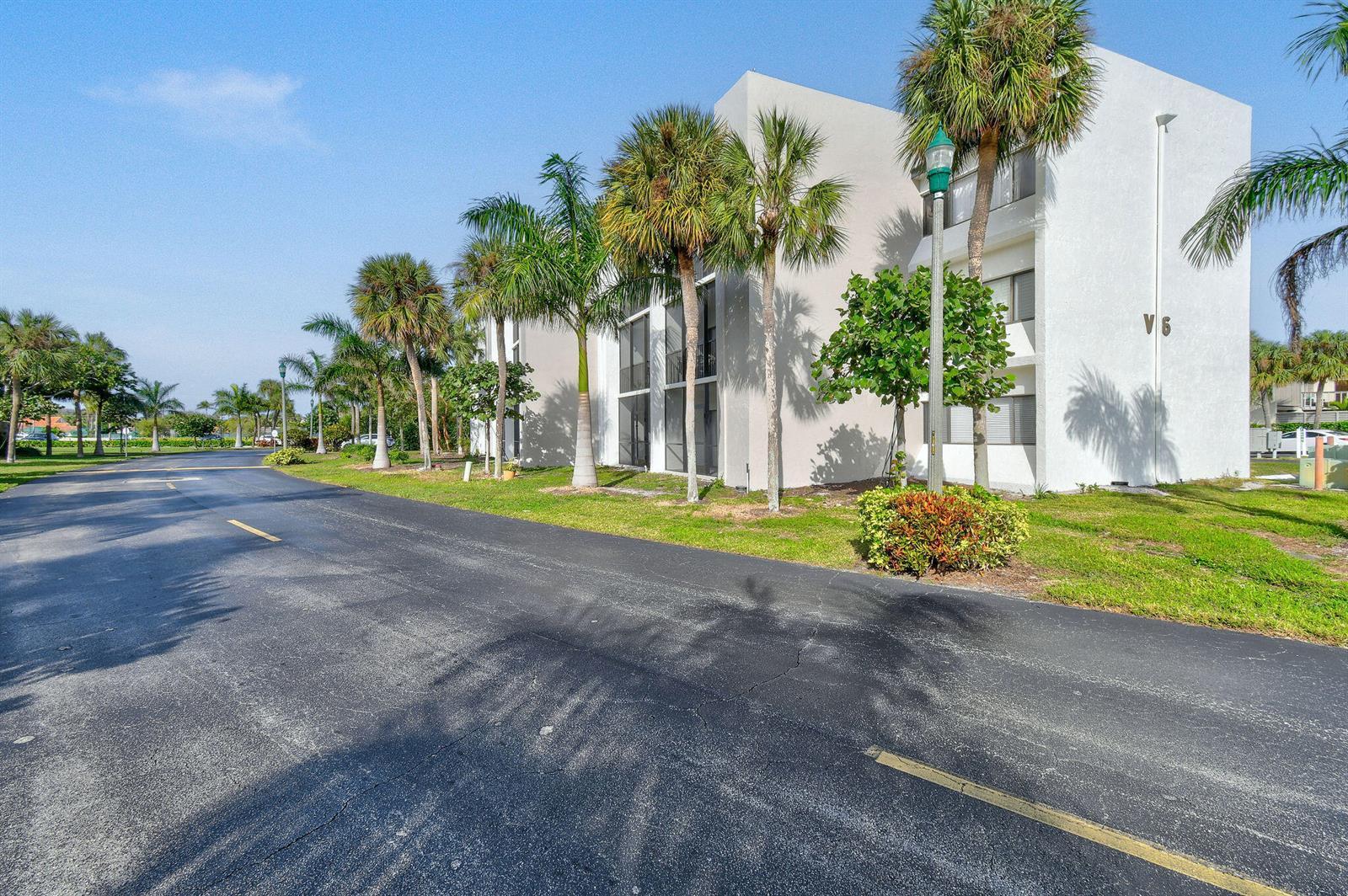 1605 S Us Highway 1, Jupiter FL 33477 photo 2