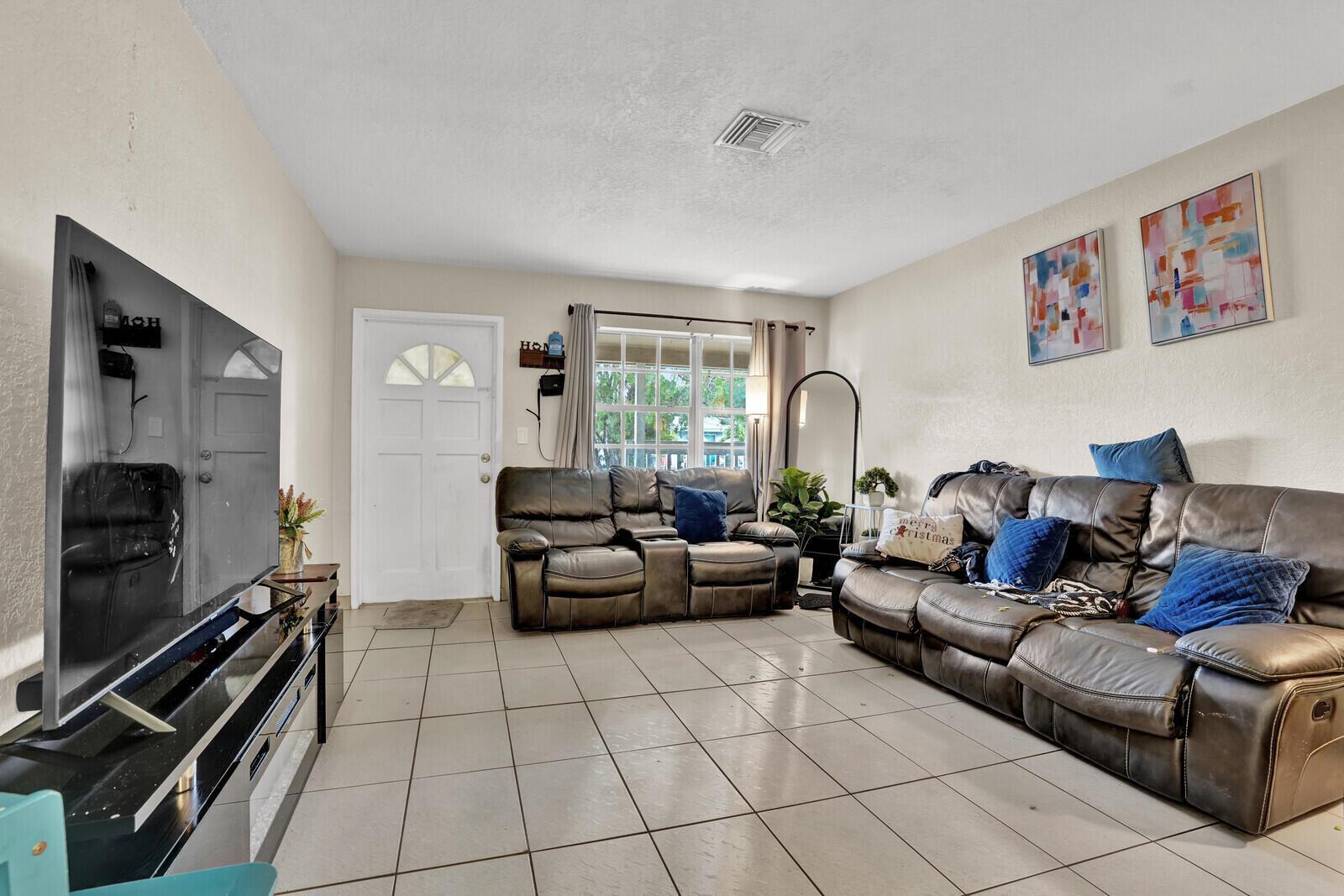 2040 NE 2nd Terrace, Pompano Beach FL 33060 photo 5