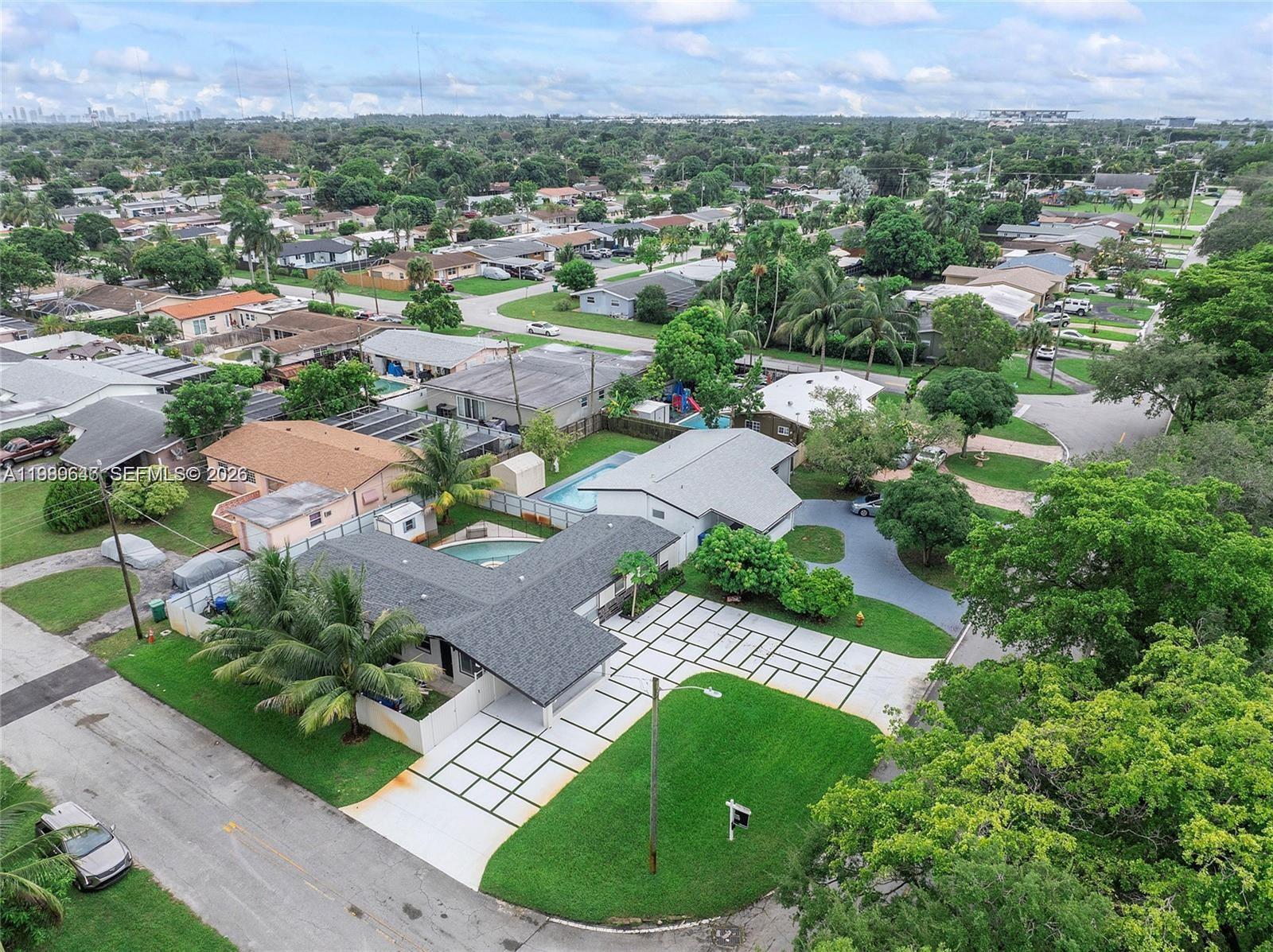 2261 Utopia Dr, Miramar FL 33023 photo 3