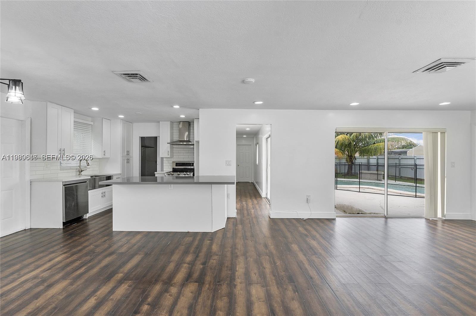 2261 Utopia Dr, Miramar FL 33023 photo 5