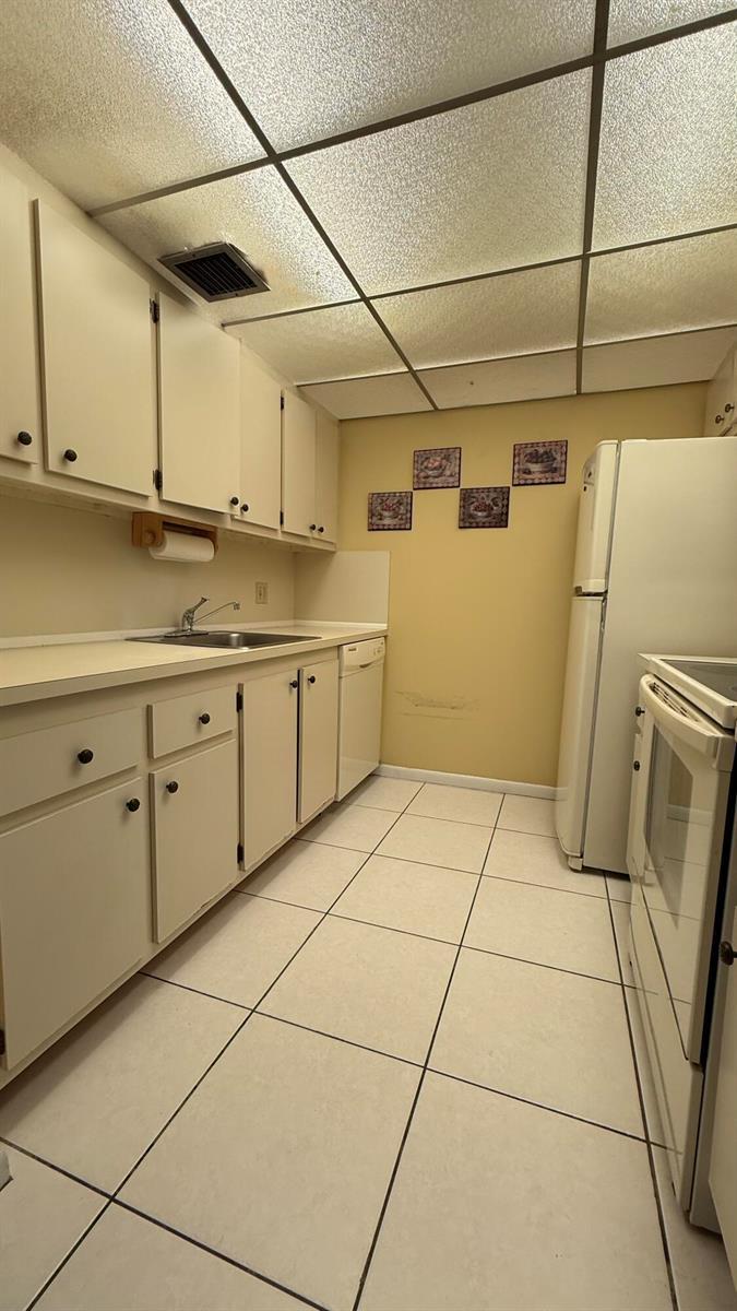 400 SW 134th Way # 411f, Pembroke Pines FL 33027 photo 4