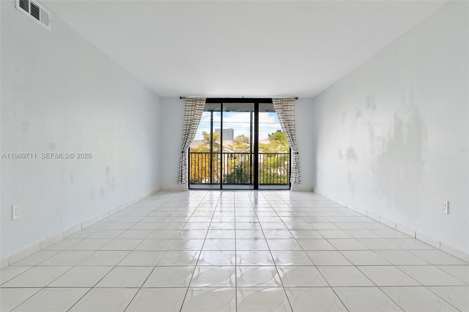 2500 NE 135th St Unit#B206, North Miami FL 33181 photo 3
