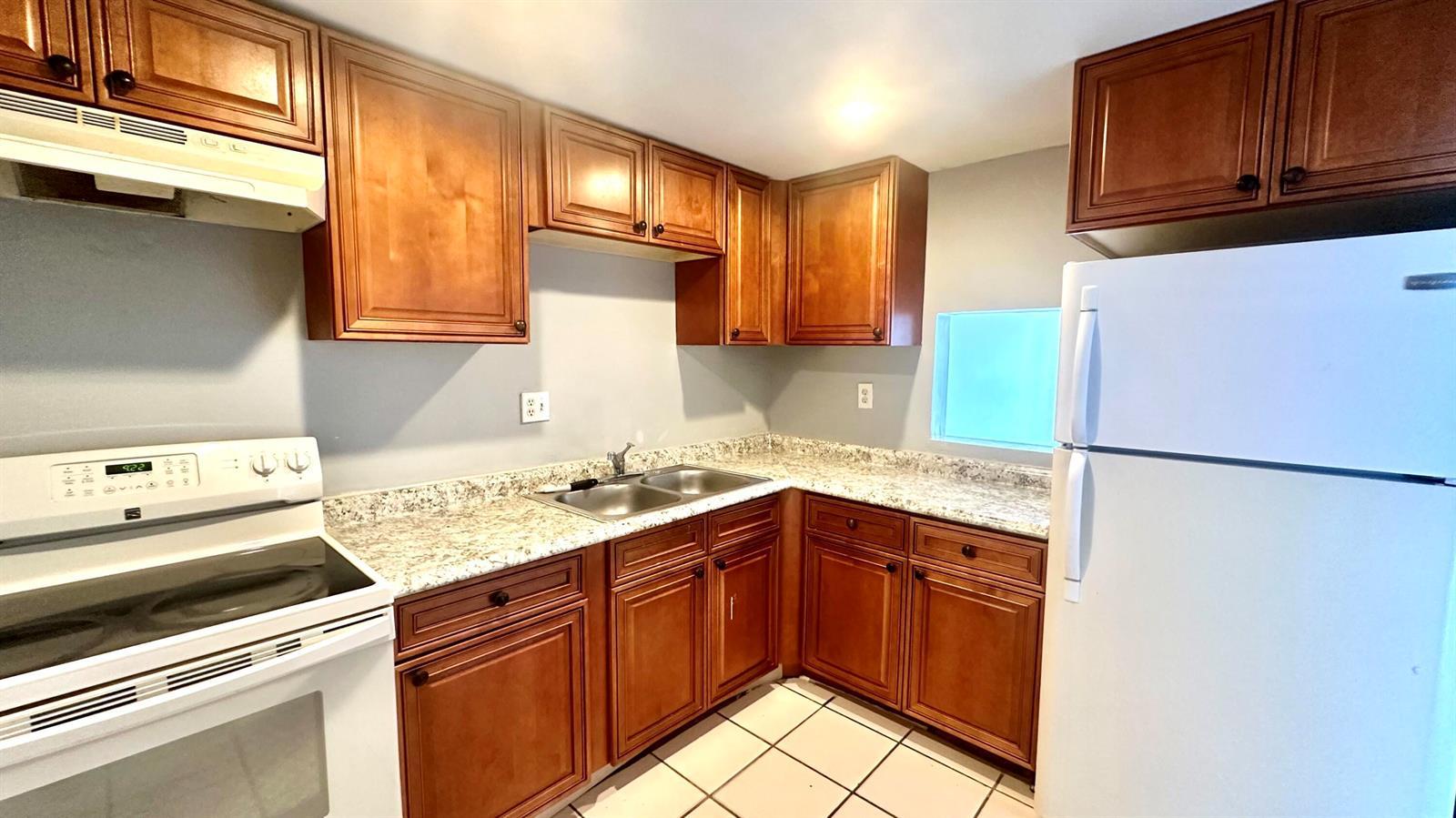 8040 N Colony Circle Unit 207, Tamarac FL 33321 photo 2