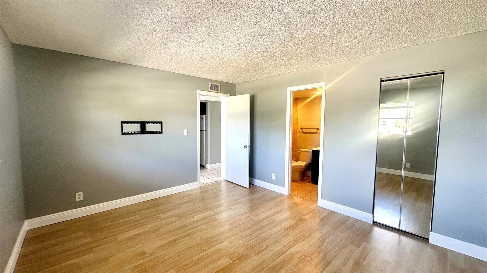 8040 N Colony Circle Unit 207, Tamarac FL 33321 photo 5