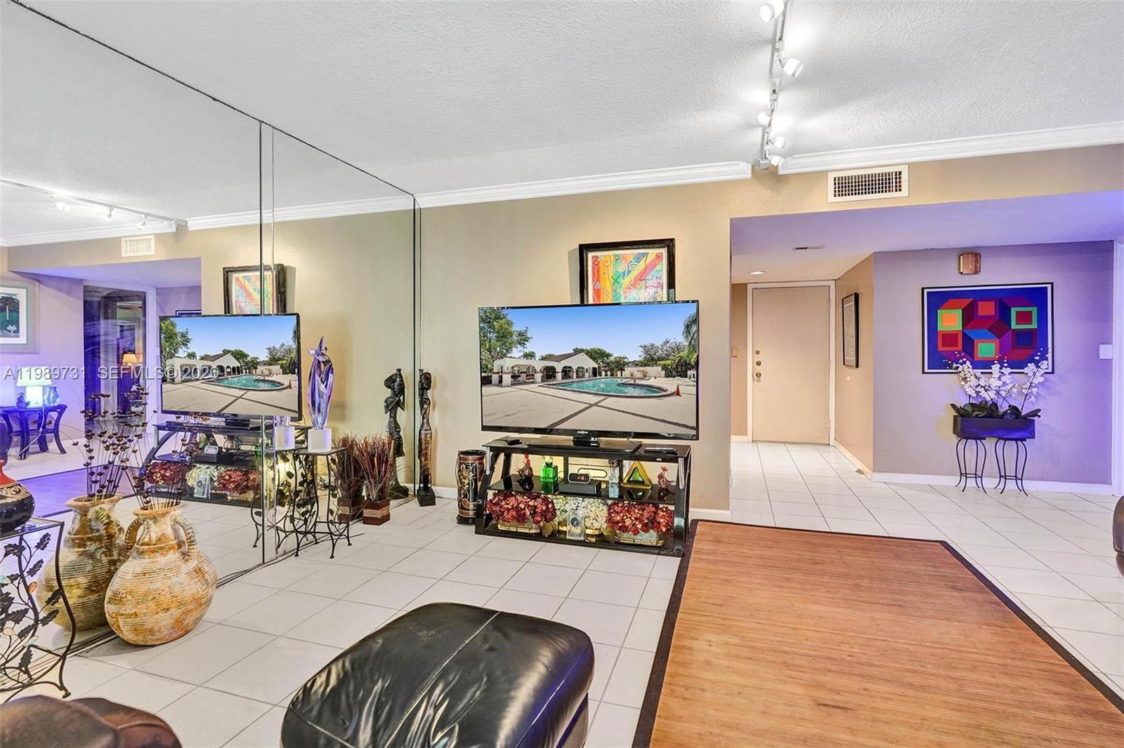 337 Ives Dairy Rd # 12, Miami FL 33179 photo 5