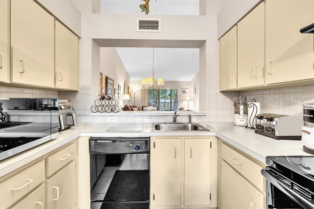7235 S Devon Drive # 209, Tamarac FL 33321 photo 5