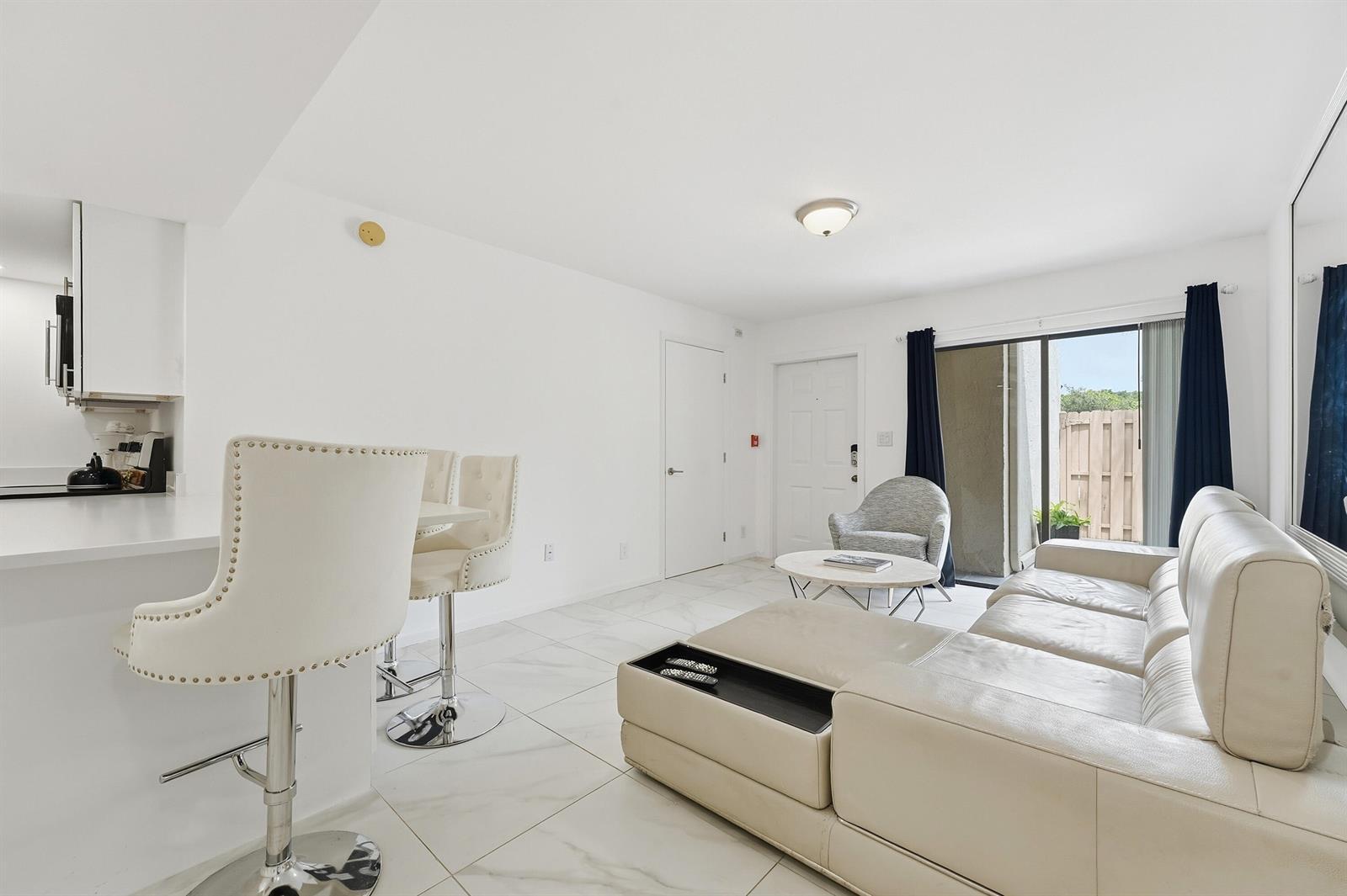 602 Executive Center Drive Unit 105, West Palm Beach FL 33401 photo 4