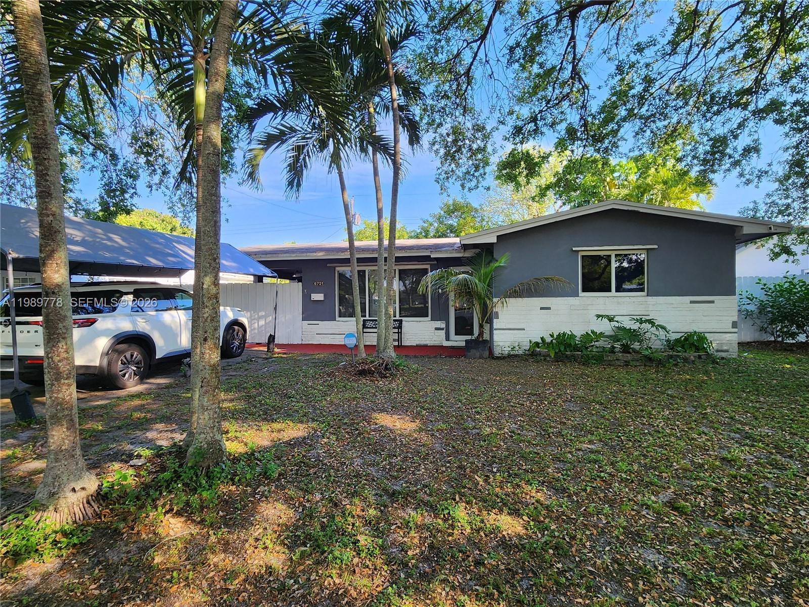 6721 Garfield St, Hollywood FL 33024 photo 3