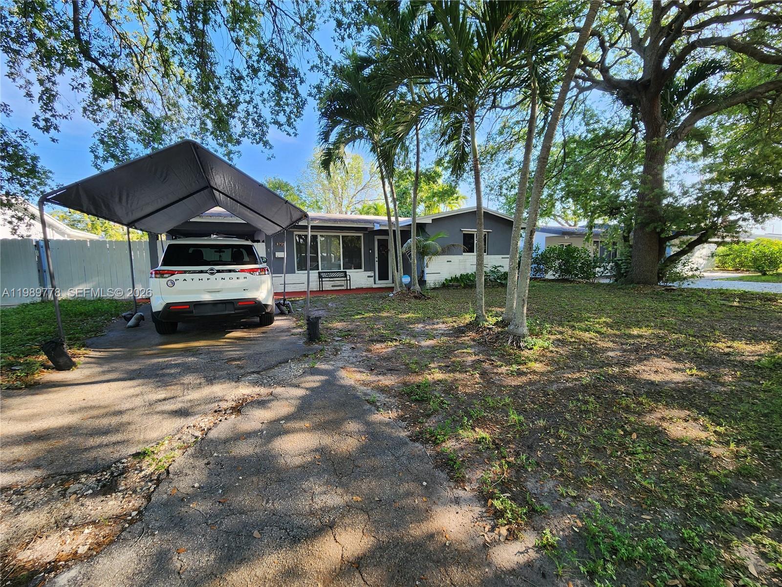6721 Garfield St, Hollywood FL 33024 photo 4
