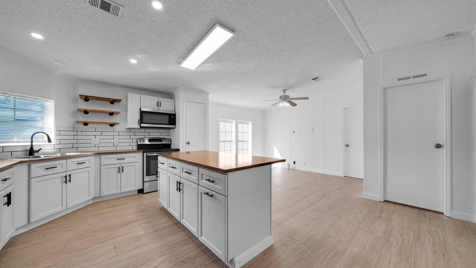 4905 NE 2nd Way, Pompano Beach FL 33064 photo 3