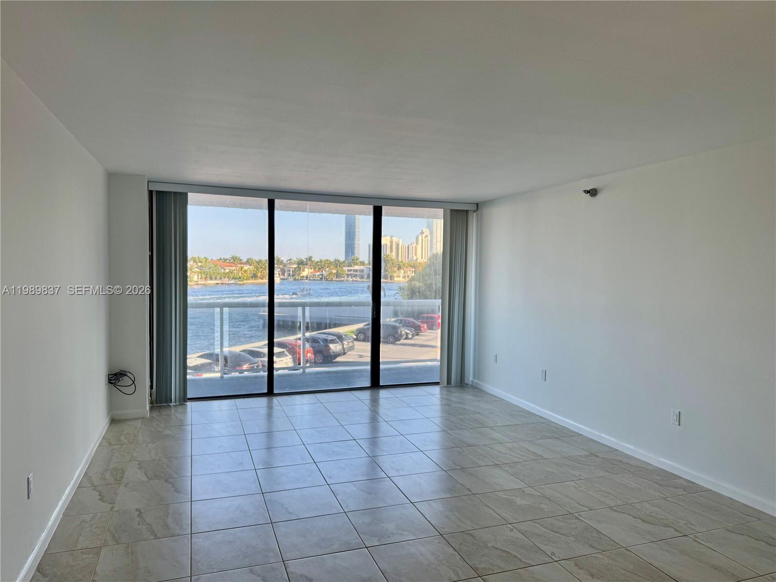 20515 E Country Club Dr # 246, Aventura FL 33180 photo 2