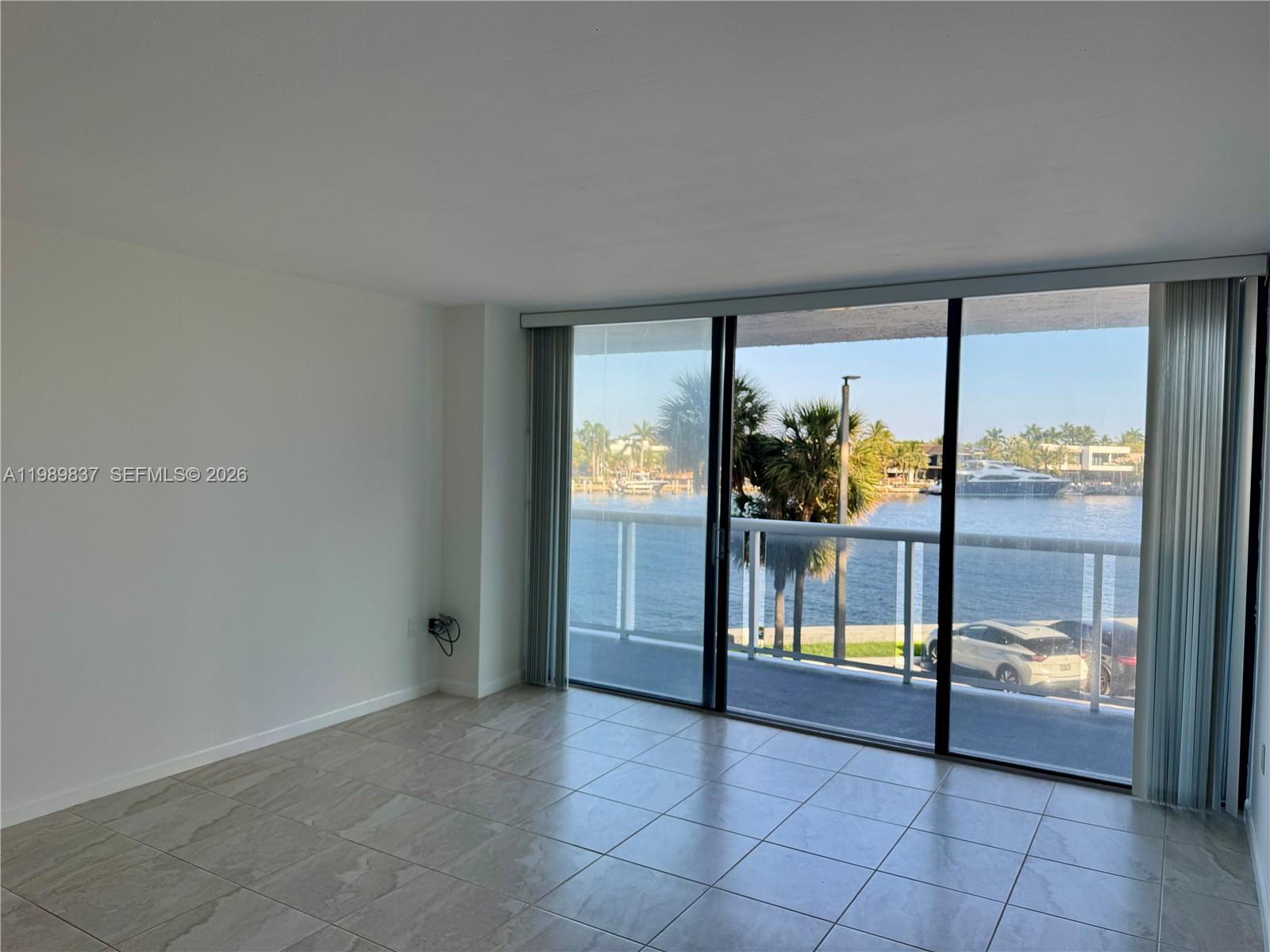 20515 E Country Club Dr # 246, Aventura FL 33180 photo 3