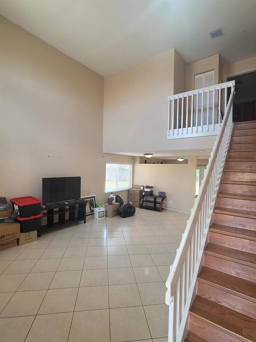 8448 NW 196th Terrace, Hialeah FL 33015 photo 2