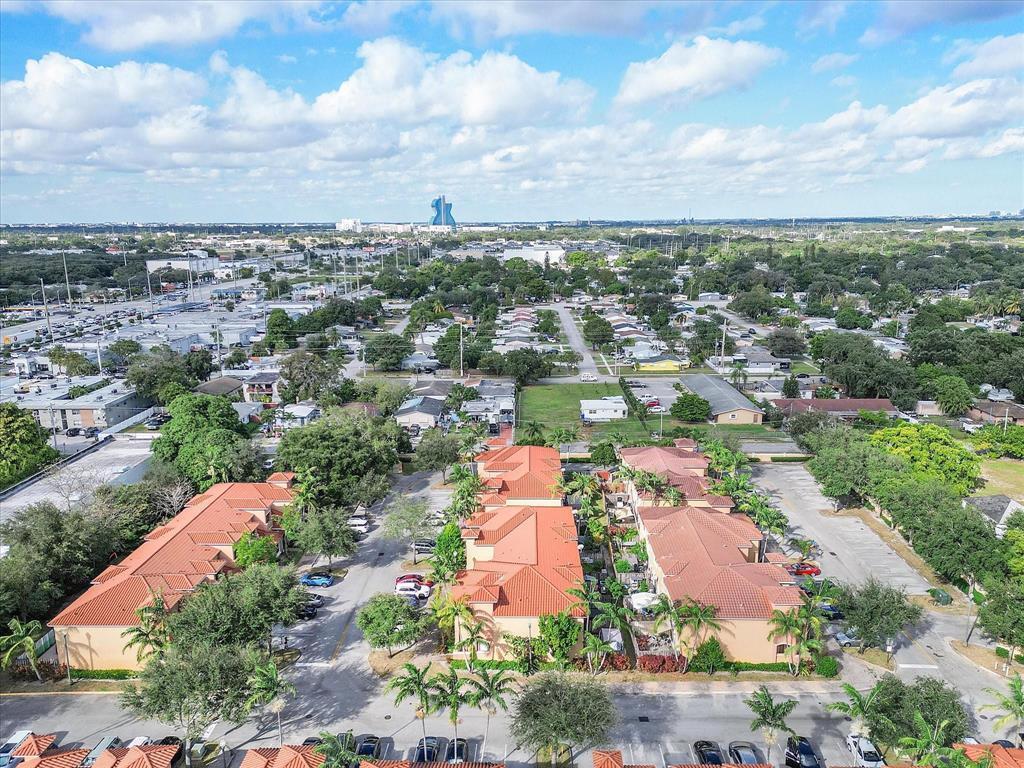 5825 Siena Lane, Hollywood FL 33021 photo 2
