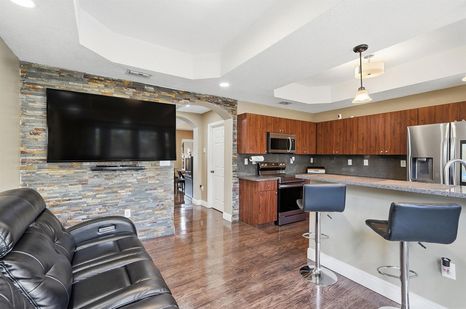 5825 Siena Lane, Hollywood FL 33021 photo 3