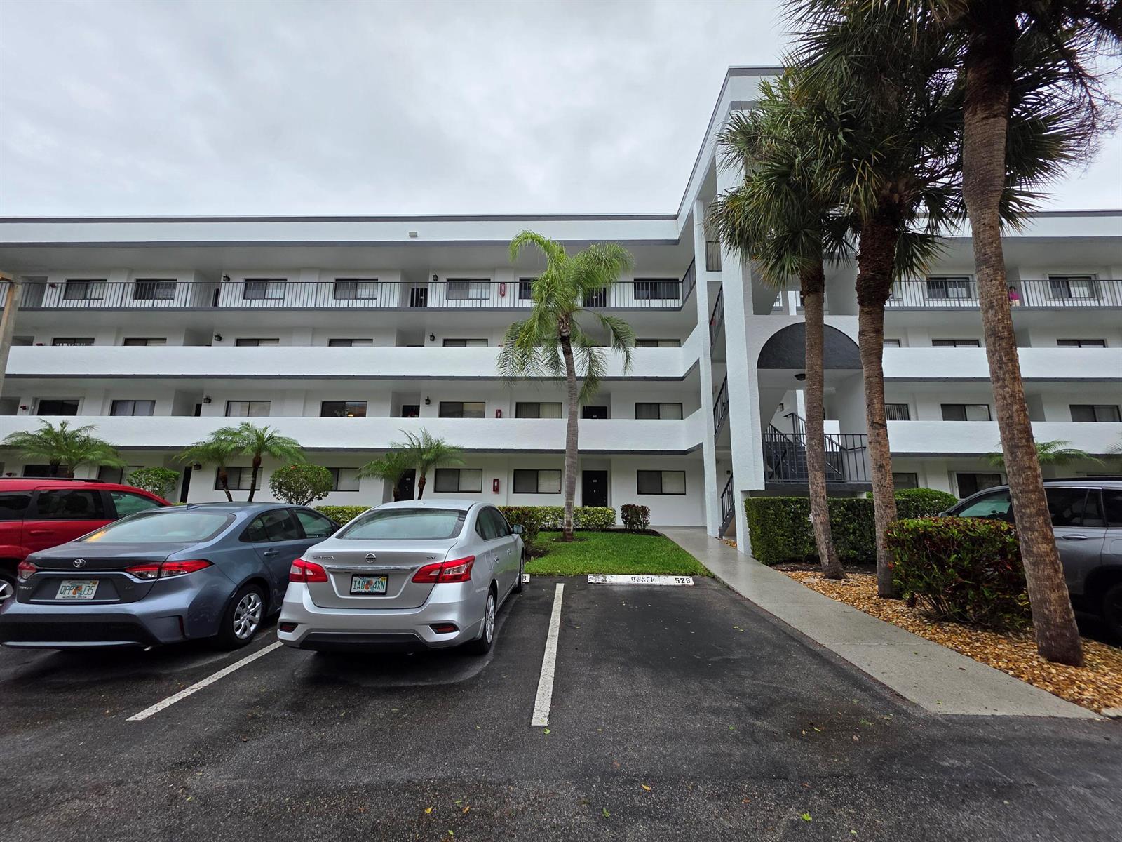 4725 Lucerne Lakes Boulevard E # 106, FL 33467