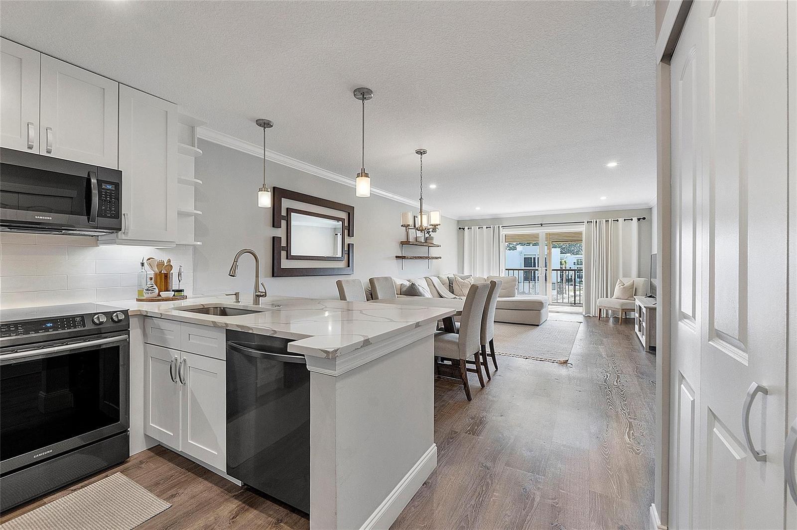 4230 Deste Court # 305, Lake Worth FL 33467