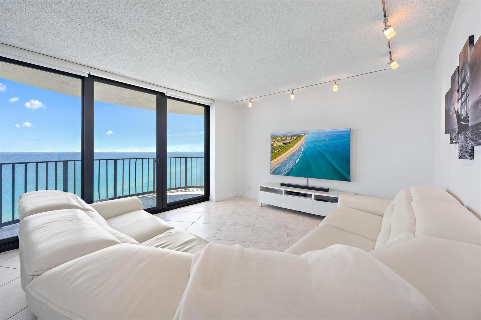 5420 N Ocean Drive, Riviera Beach FL 33404 photo 4