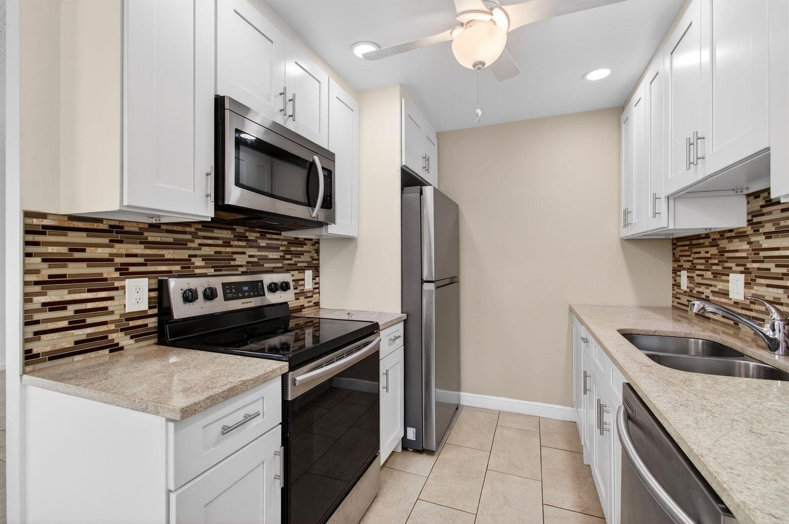 1017 Cornwall A, Boca Raton FL 33434 photo 2
