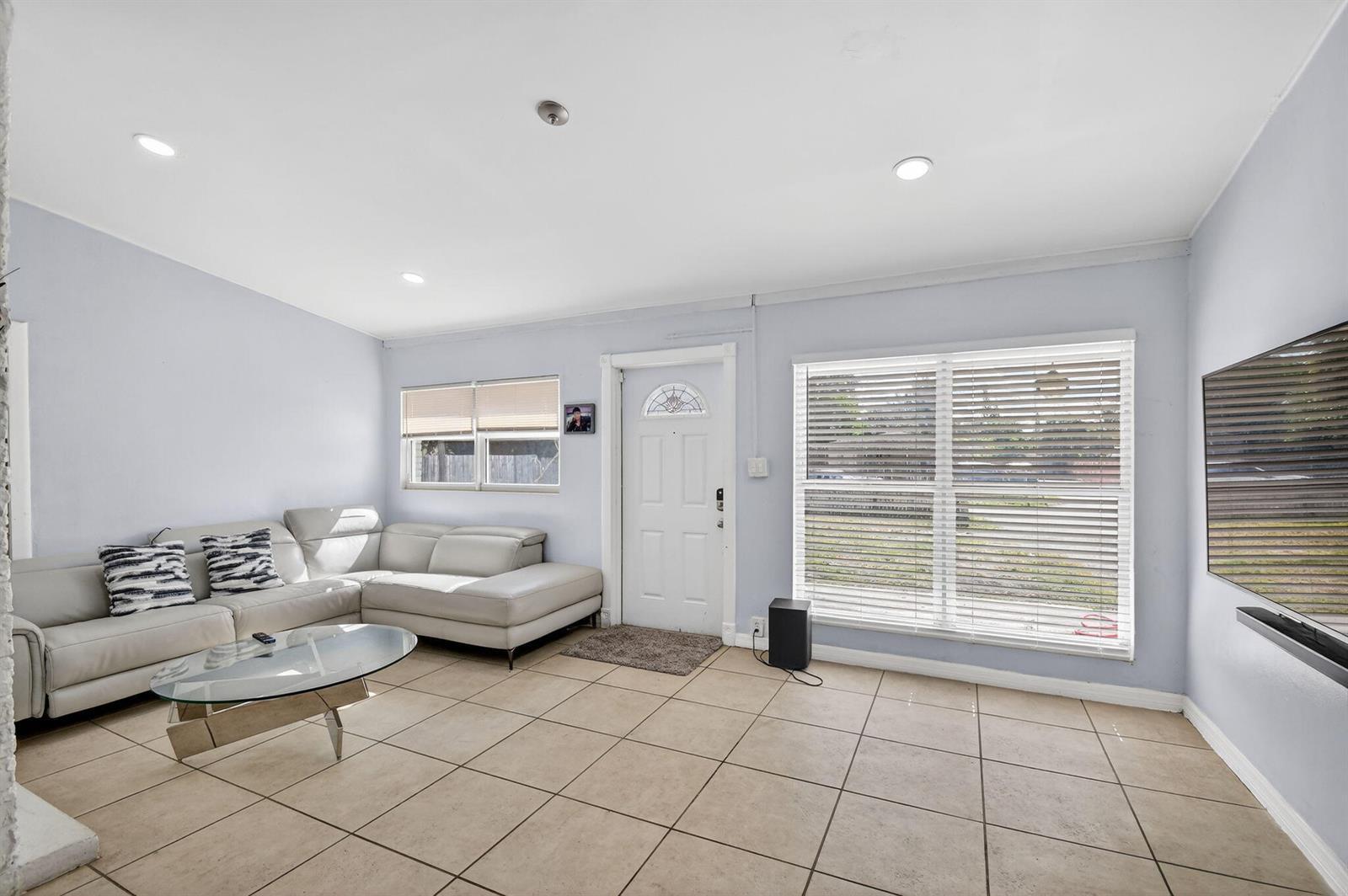 4559 Cole Street, West Palm Beach FL 33417 photo 4
