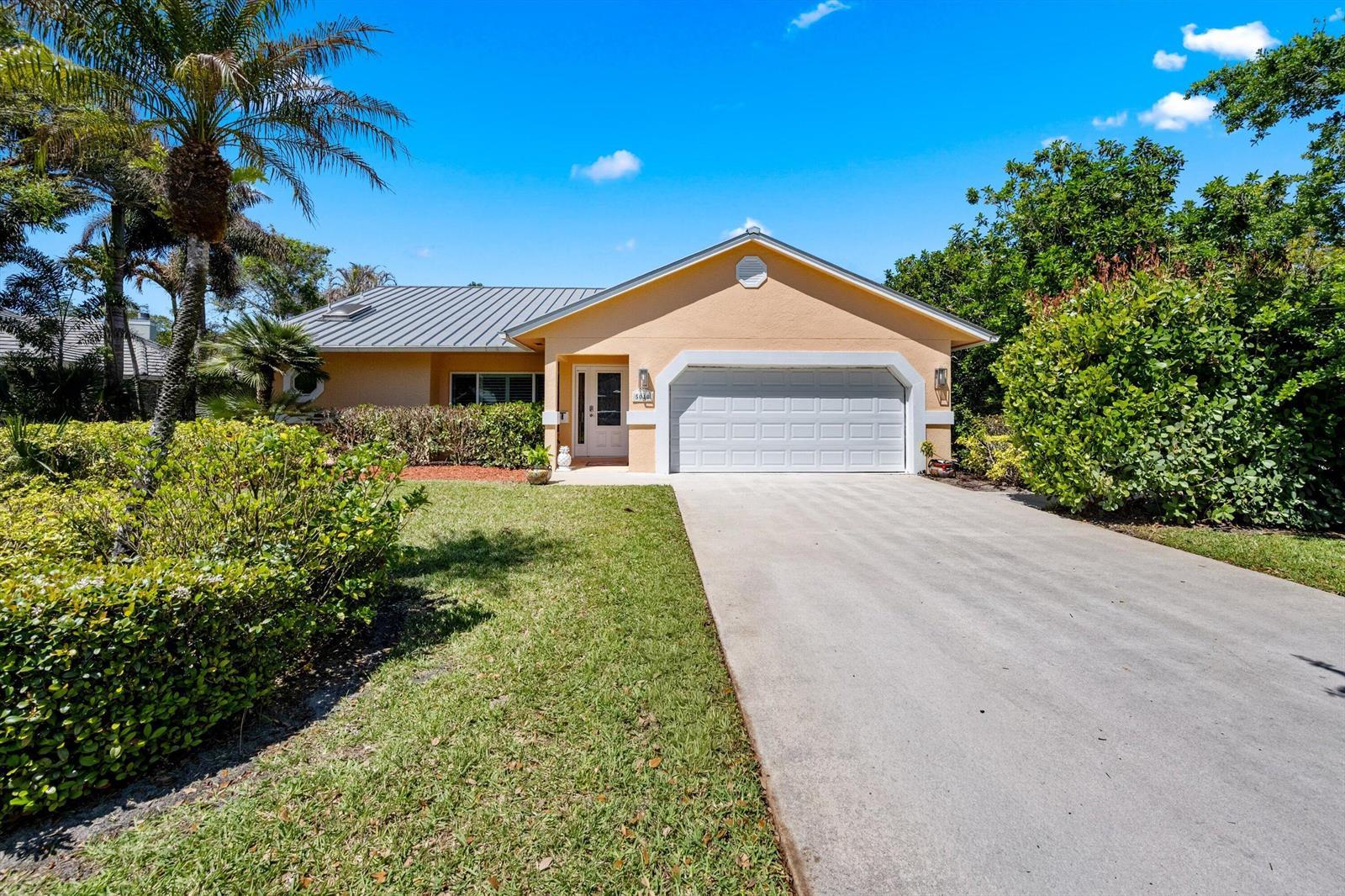 5040 SE Bent Wood Drive, Stuart FL 34997 photo 3