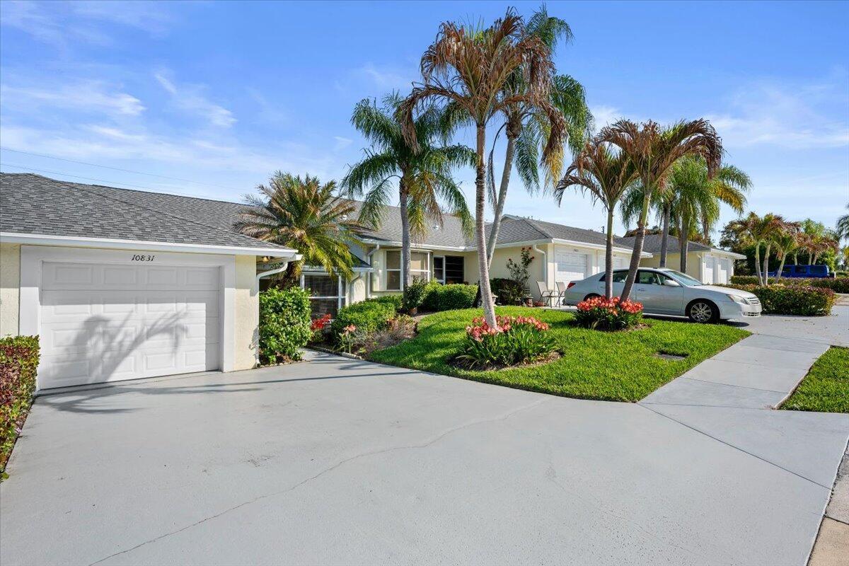 10831 SE Sea Pines Circle, Hobe Sound FL 33455 photo 2