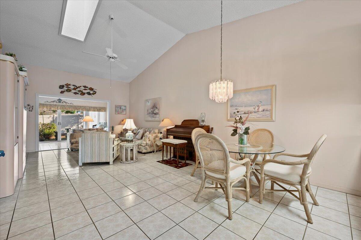 10831 SE Sea Pines Circle, Hobe Sound FL 33455 photo 5