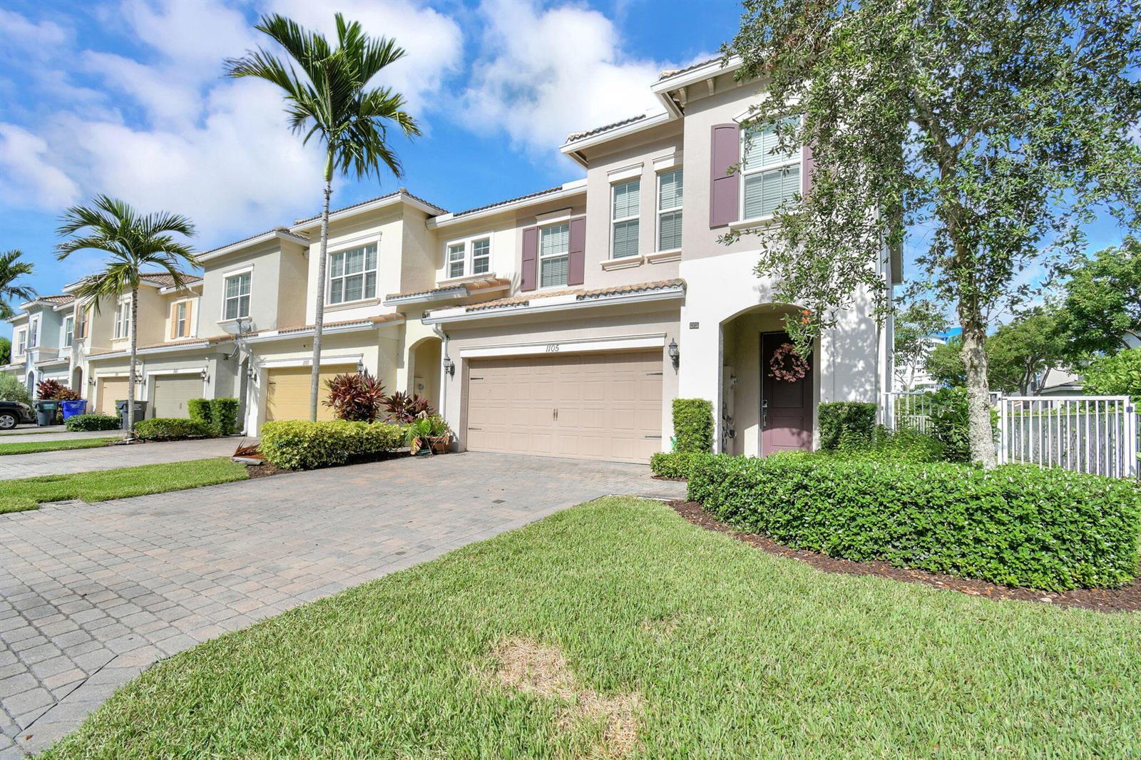 1105 Banyan Drive, Hollywood FL 33021 photo 2